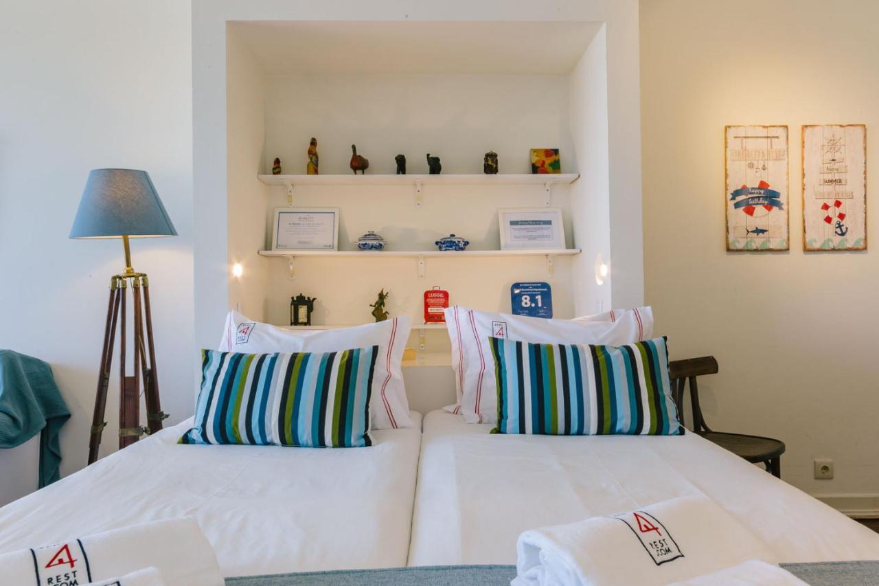 Rent4Rest Estoril Beachfront Apartments Exteriör bild